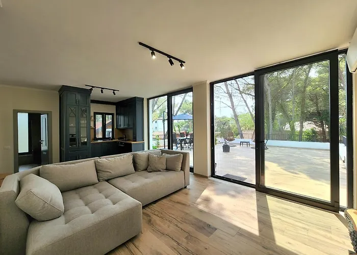 Pinetrees Penthouse @ The * 格勒姆